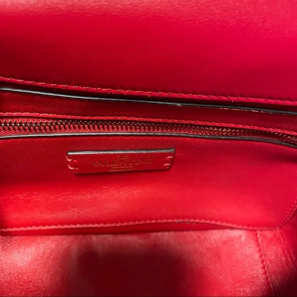 VALENTINO GARAVANI Roman Stud Medium Quilted Chain Shoulder Bag Red - Picture 11 of 16